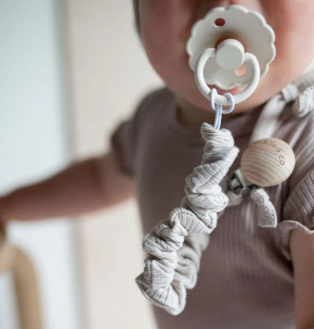 Ribbed Paci Clip by Ely's & Co.